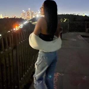 Meet your Posher, Sarai